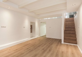 Johannes Verhulststraat 200-hs,Amsterdam,Noord-Holland Nederland,4 Slaapkamers Slaapkamers,1 BadkamerBadkamers,Appartement,Johannes Verhulststraat,1,1083