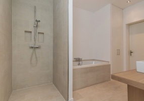 Johannes Verhulststraat 200-hs,Amsterdam,Noord-Holland Nederland,4 Slaapkamers Slaapkamers,1 BadkamerBadkamers,Appartement,Johannes Verhulststraat,1,1083
