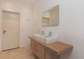 Johannes Verhulststraat 200-hs,Amsterdam,Noord-Holland Nederland,4 Slaapkamers Slaapkamers,1 BadkamerBadkamers,Appartement,Johannes Verhulststraat,1,1083