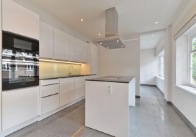 Titiaanstraat 29-II, Amsterdam, Noord-Holland Nederland, 4 Bedrooms Bedrooms, ,2 BathroomsBathrooms,Apartment,For Rent,Titiaanstraat,2,1136
