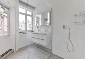Titiaanstraat 29-II, Amsterdam, Noord-Holland Nederland, 4 Bedrooms Bedrooms, ,2 BathroomsBathrooms,Apartment,For Rent,Titiaanstraat,2,1136
