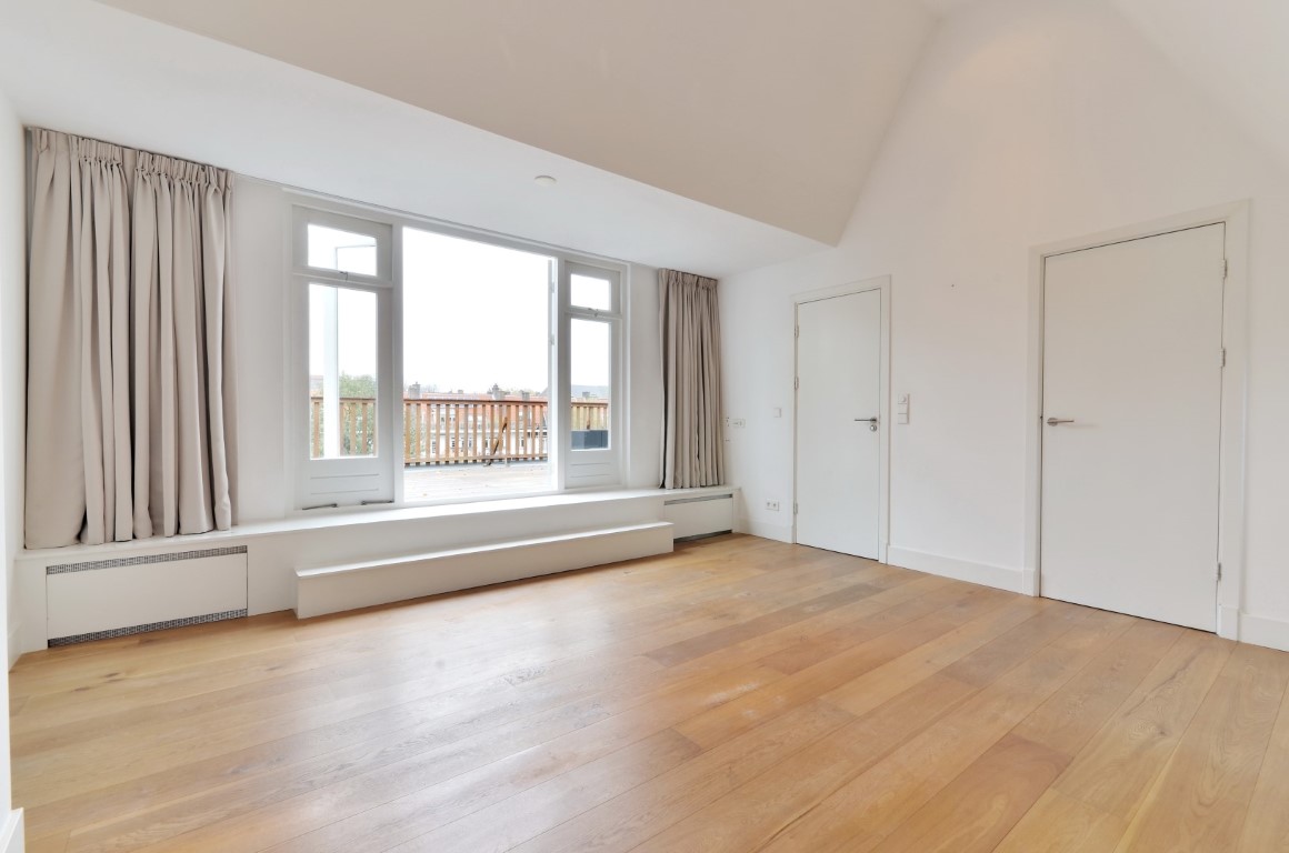 Gerrit van der Veenstraat 124II,Amsterdam,Noord-Holland Nederland,3 Bedrooms Bedrooms,2 BathroomsBathrooms,Apartment,Gerrit van der Veenstraat,1161