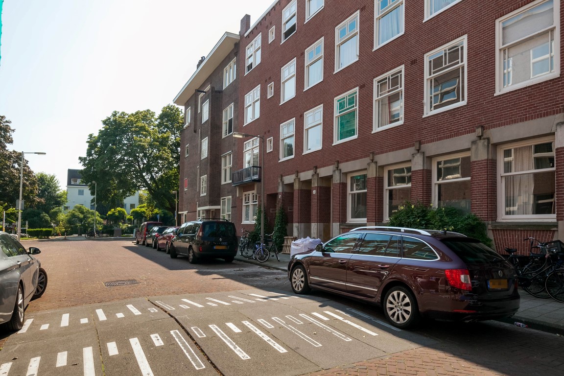 Banstraat 58 huis 1071 KB,Amsterdam,Noord-Holland Nederland,6 Bedrooms Bedrooms,2 BathroomsBathrooms,Apartment,Banstraat,1194