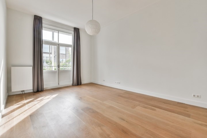 Johannes Verhulststraat 11 III, Amsterdam, Noord-Holland Nederland, 4 Bedrooms Bedrooms, ,2 BathroomsBathrooms,Apartment,For Rent,Johannes Verhulststraat,3,1201