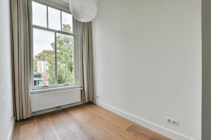 Johannes Verhulststraat 11 III, Amsterdam, Noord-Holland Nederland, 4 Bedrooms Bedrooms, ,2 BathroomsBathrooms,Apartment,For Rent,Johannes Verhulststraat,3,1201