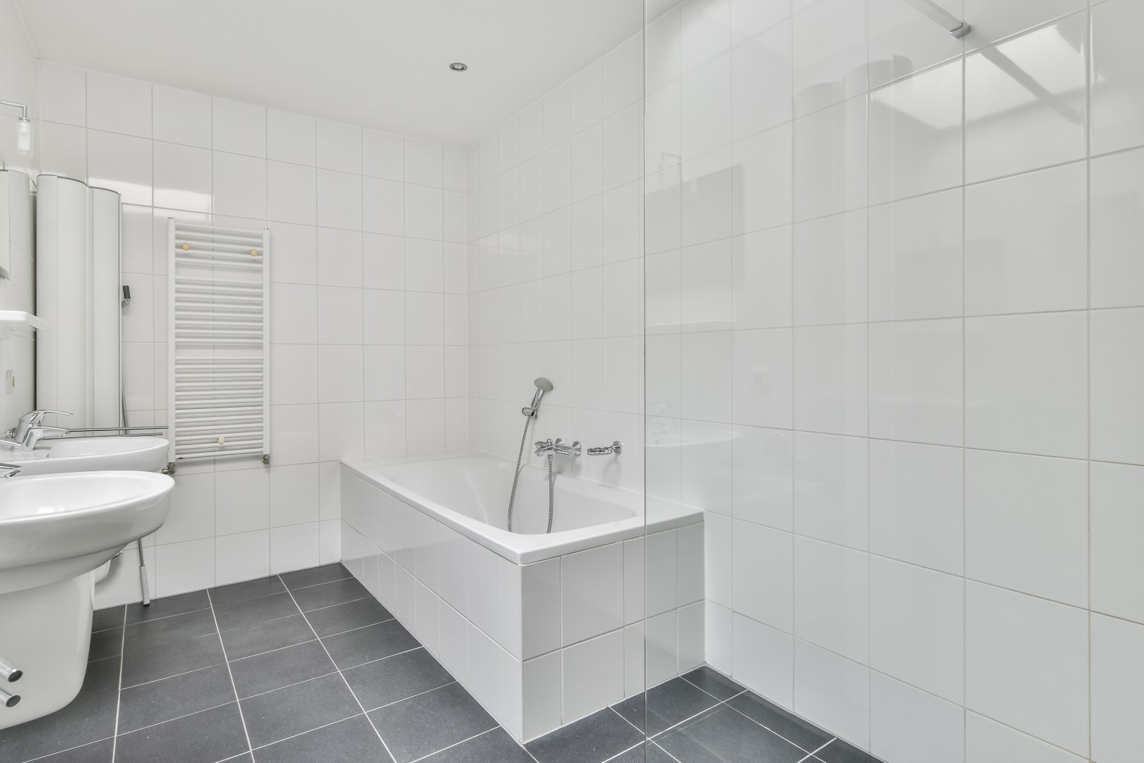 Willemsparkweg 122 bv 1071 HP, Amsterdam, Noord-Holland Nederland, 5 Bedrooms Bedrooms, ,1 BathroomBathrooms,Apartment,For Rent,Willemsparkweg,2,1211