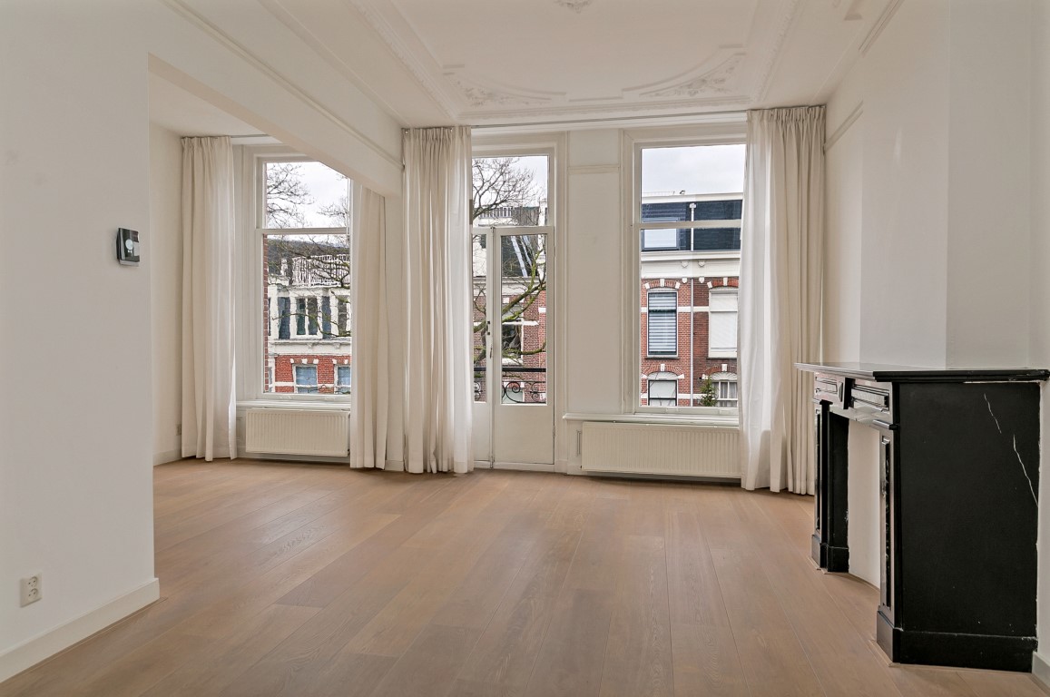 Cornelis Schuytstraat 10-II, Amsterdam, Noord-Holland Nederland, 2 Bedrooms Bedrooms, ,1 BathroomBathrooms,Apartment,For Rent,Cornelis Schuytstraat,2,1244