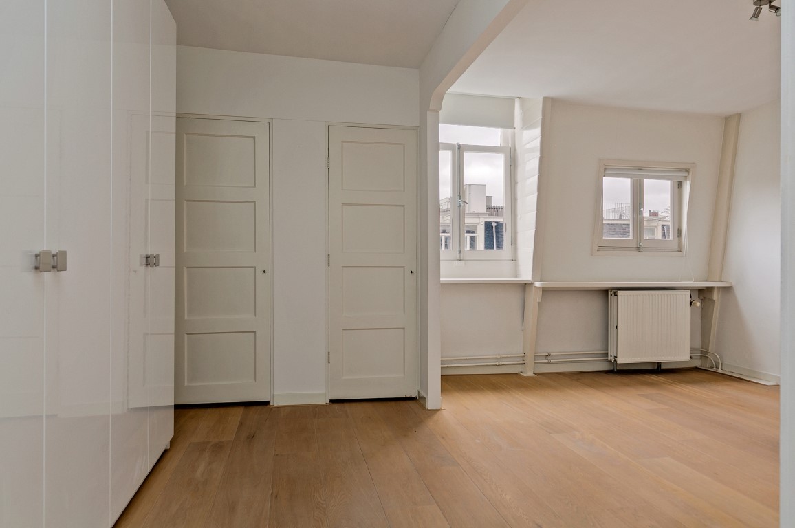 Cornelis Schuytstraat 10-II, Amsterdam, Noord-Holland Nederland, 2 Bedrooms Bedrooms, ,1 BathroomBathrooms,Apartment,For Rent,Cornelis Schuytstraat,2,1244