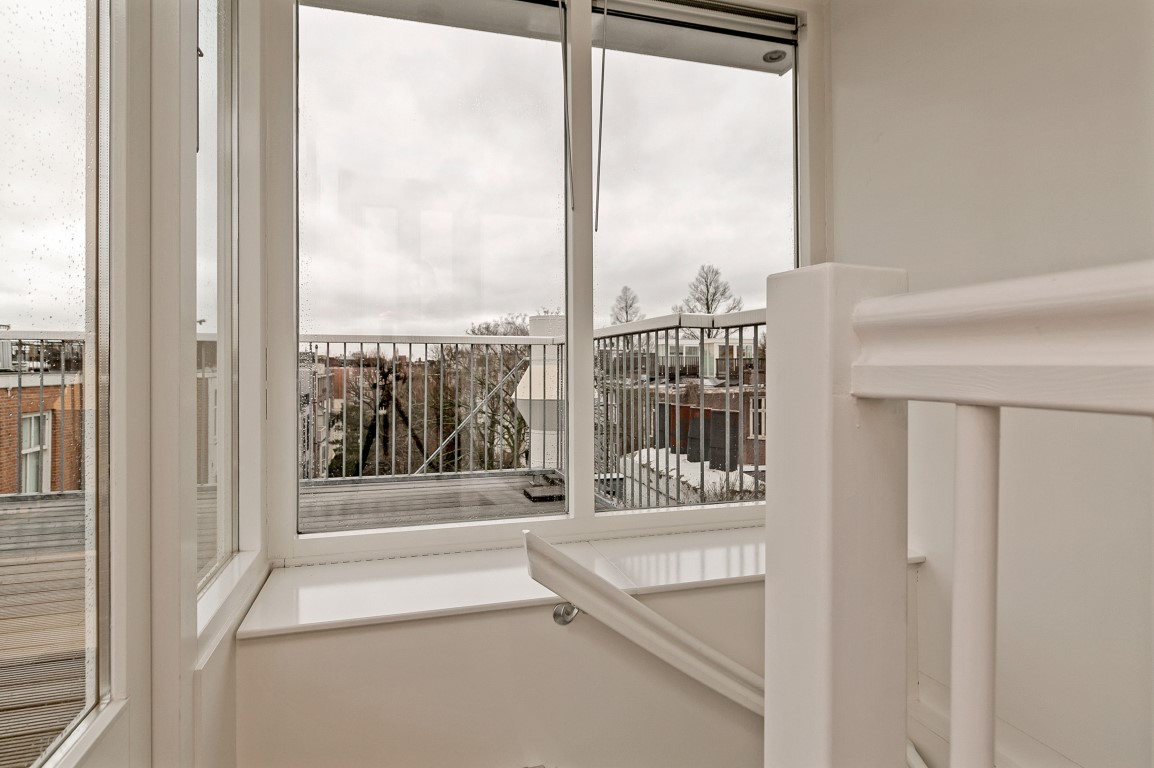 Cornelis Schuytstraat 10-II, Amsterdam, Noord-Holland Nederland, 2 Bedrooms Bedrooms, ,1 BathroomBathrooms,Apartment,For Rent,Cornelis Schuytstraat,2,1244