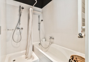 Jan Willem Brouwersstraat 6 1071 LJ, Amsterdam, Noord-Holland Nederland, 7 Bedrooms Bedrooms, ,3 BathroomsBathrooms,House,For Rent,Jan Willem Brouwersstraat,1259