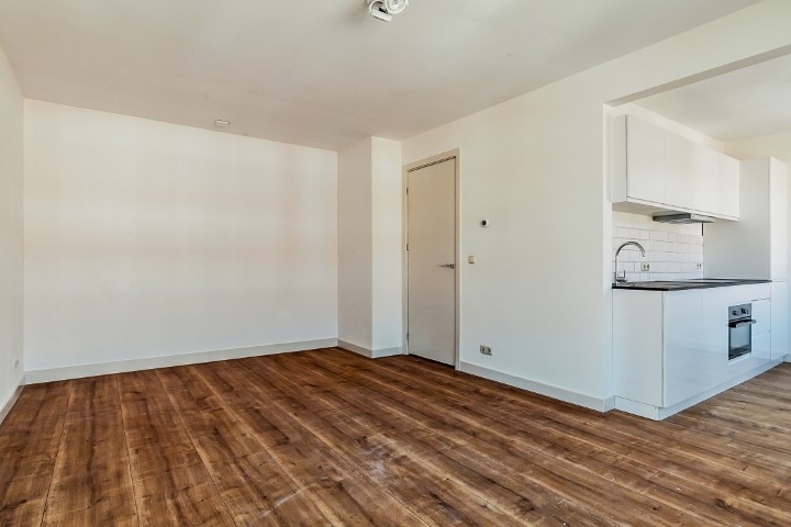 Admiraal de Ruijterweg 465 III, Amsterdam, Noord-Holland Nederland, 4 Bedrooms Bedrooms, ,2 BathroomsBathrooms,Apartment,For Rent,Admiraal de Ruijterweg,3,1274