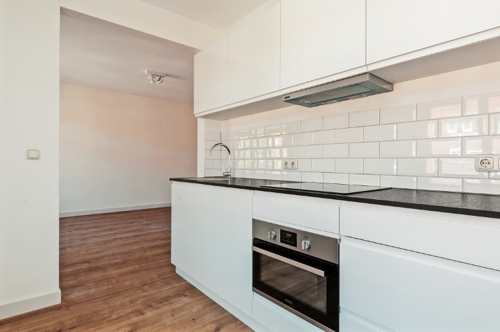 Admiraal de Ruijterweg 465 III, Amsterdam, Noord-Holland Nederland, 4 Bedrooms Bedrooms, ,2 BathroomsBathrooms,Apartment,For Rent,Admiraal de Ruijterweg,3,1274