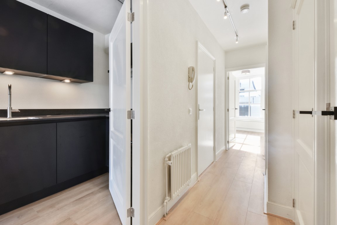 Warmoesstraat 36-II, Amsterdam, Noord-Holland Nederland, 1 Slaapkamer Slaapkamers, ,1 BadkamerBadkamers,Appartement,Huur,Warmoesstraat ,2,1310