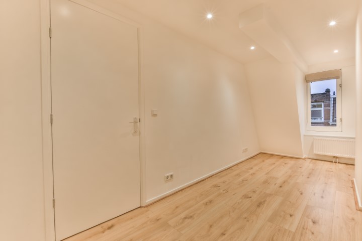 Elisabeth Wolffstraat 80 III, Amsterdam, Noord-Holland Nederland, 3 Slaapkamers Slaapkamers, ,1 BadkamerBadkamers,Appartement,Huur,Elisabeth Wolffstraat,3,1346