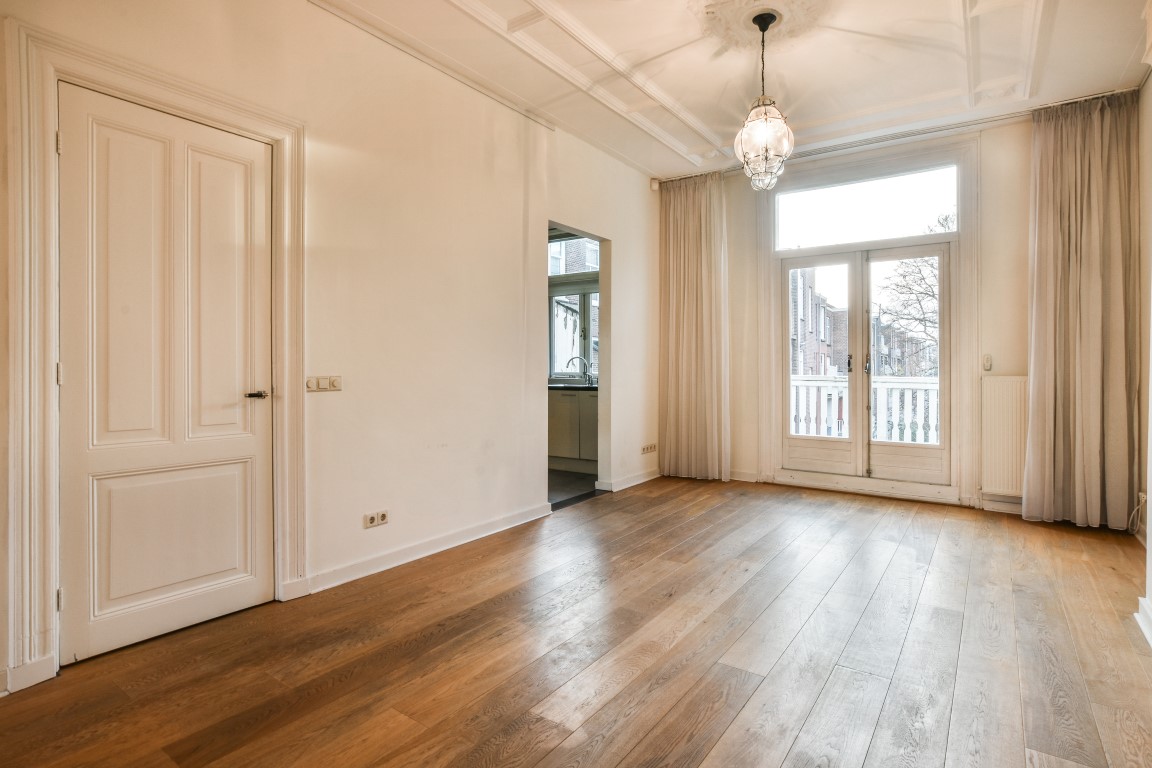 Cornelis Schuytstraat 42-II, Amsterdam, Noord-Holland Netherlands, 4 Slaapkamers Slaapkamers, ,2 BadkamersBadkamers,Appartement,Huur,Cornelis Schuytstraat,2,1349