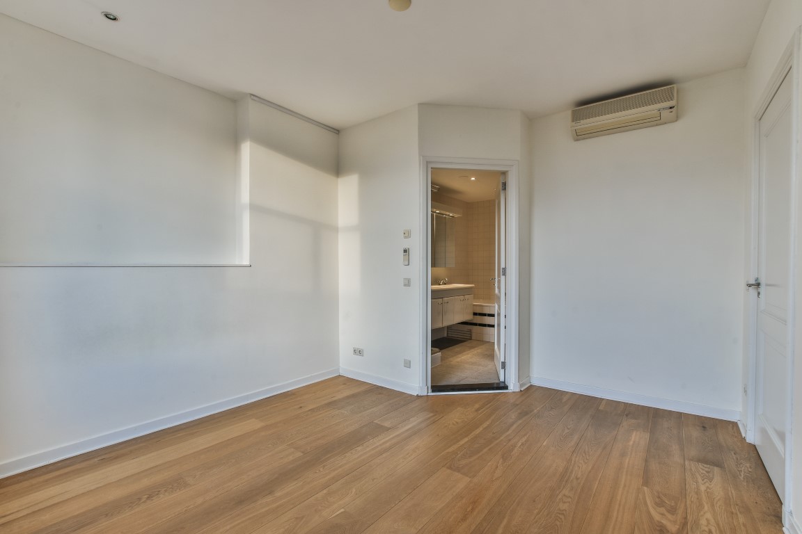 Cornelis Schuytstraat 42-II, Amsterdam, Noord-Holland Netherlands, 4 Slaapkamers Slaapkamers, ,2 BadkamersBadkamers,Appartement,Huur,Cornelis Schuytstraat,2,1349