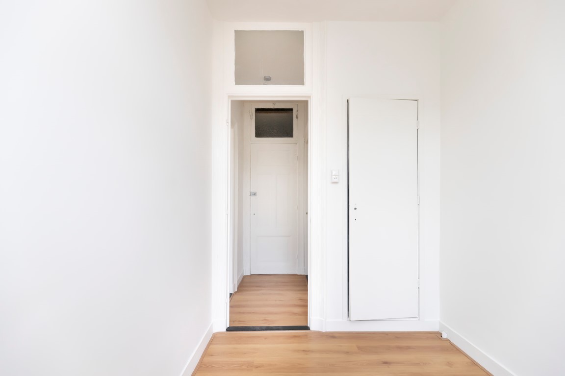 Van Baerlestraat 118-II, Amsterdam, Noord-Holland Netherlands, 2 Bedrooms Bedrooms, ,1 BathroomBathrooms,Apartment,For Rent,Van Baerlestraat,2,1355