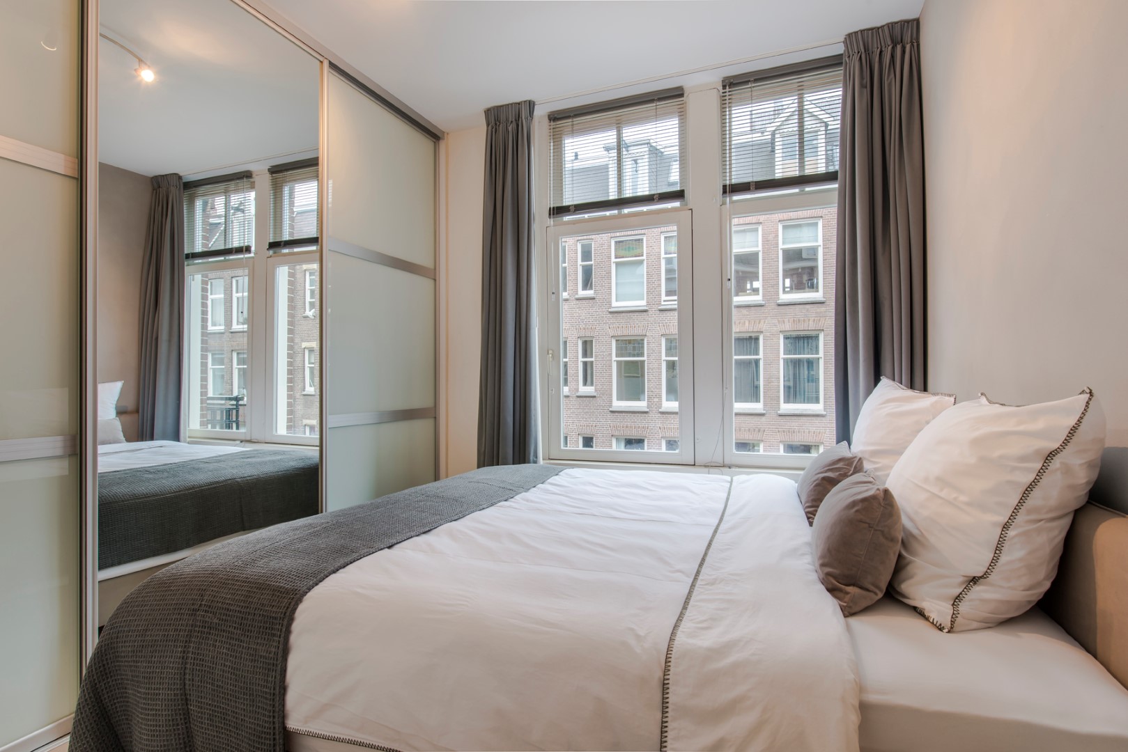 Pieter Aertszstraat 96-II, Amsterdam, Noord-Holland Nederland, 1 Bedroom Bedrooms, ,1 BathroomBathrooms,Apartment,For Rent,Pieter Aertszstraat,2,1378