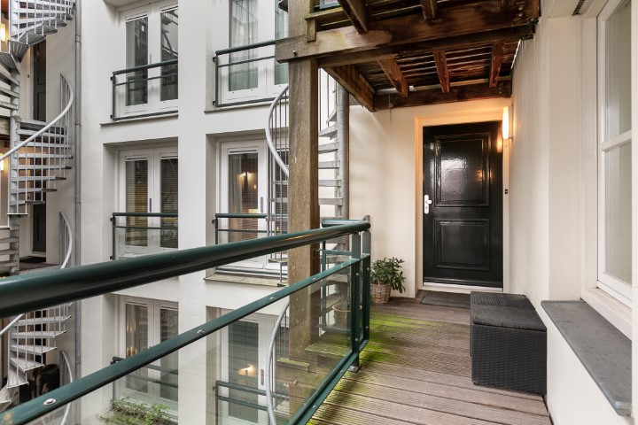 Nieuwe Uilenburgerstraat 9-A 1011 LM, Amsterdam, Nederland Noord-Holland Netherlands, 1 Bedroom Bedrooms, ,1 BathroomBathrooms,Apartment,For Rent,Nieuwe Uilenburgerstraat,2,1382