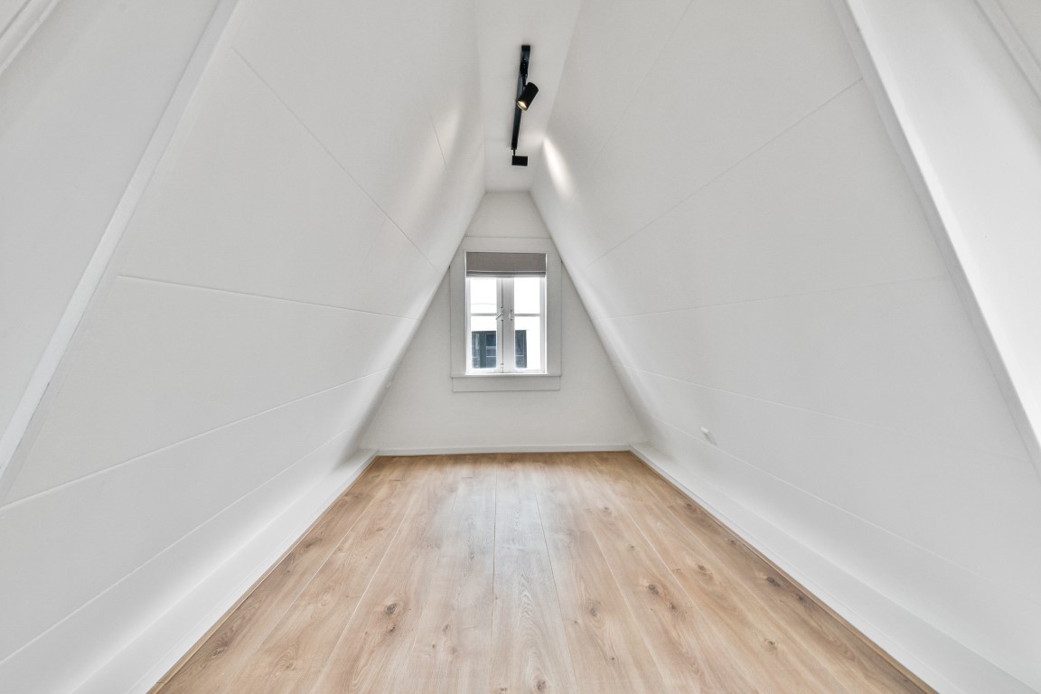 Nieuwezijds Kolk 12 III 1012 PV, Amsterdam, Noord-Holland Netherlands, 1 Bedroom Bedrooms, ,1 BathroomBathrooms,Apartment,For Rent,Nieuwezijds Kolk,3,1441