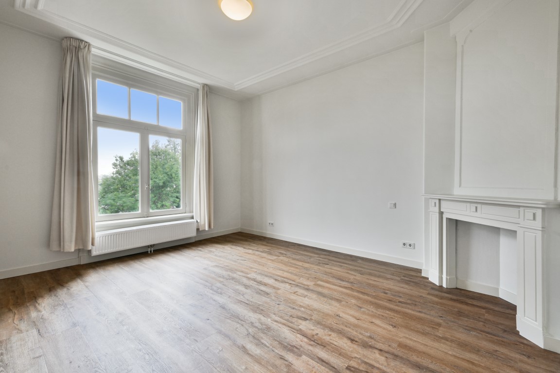 Van Eeghenstraat 113 II 1071 EZ, Amsterdam, Noord-Holland Nederland, 4 Slaapkamers Slaapkamers, ,2 BadkamersBadkamers,Appartement,Huur,Van Eeghenstraat,2,1447