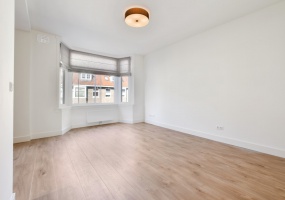 Van Walbeeckstraat 48 III, Amsterdam, Noord-Holland Nederland, 2 Slaapkamers Slaapkamers, ,1 BadkamerBadkamers,Appartement,Huur,Van Walbeeckstraat 48 III,1,1478