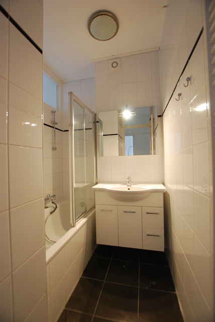 Van Tuyll van Serooskerkenweg 138 II 1076 JT, Amsterdam, Noord-Holland Nederland, 2 Bedrooms Bedrooms, ,1 BathroomBathrooms,Apartment,For Rent,Van Tuyll van Serooskerkenweg,2,1491