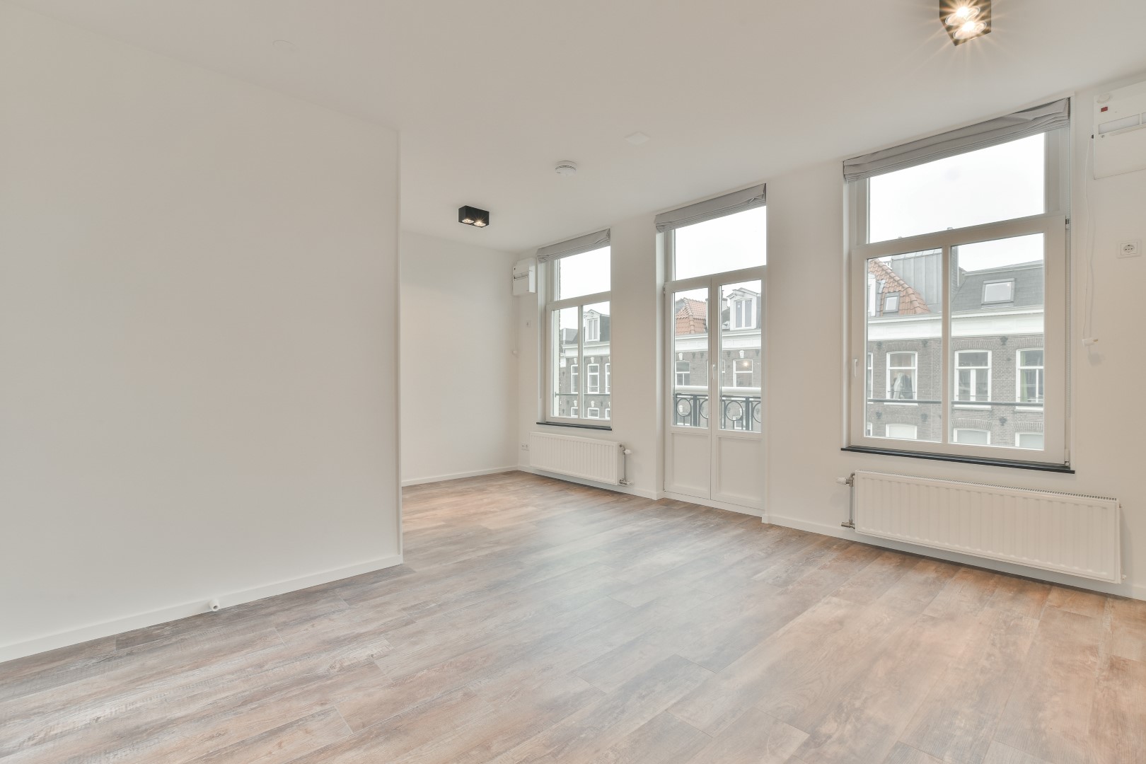 Van Woustraat 52 III 1073 LM, Amsterdam, Noord-Holland Nederland, 2 Slaapkamers Slaapkamers, ,1 BadkamerBadkamers,Appartement,Huur,Van Woustraat,3,1512