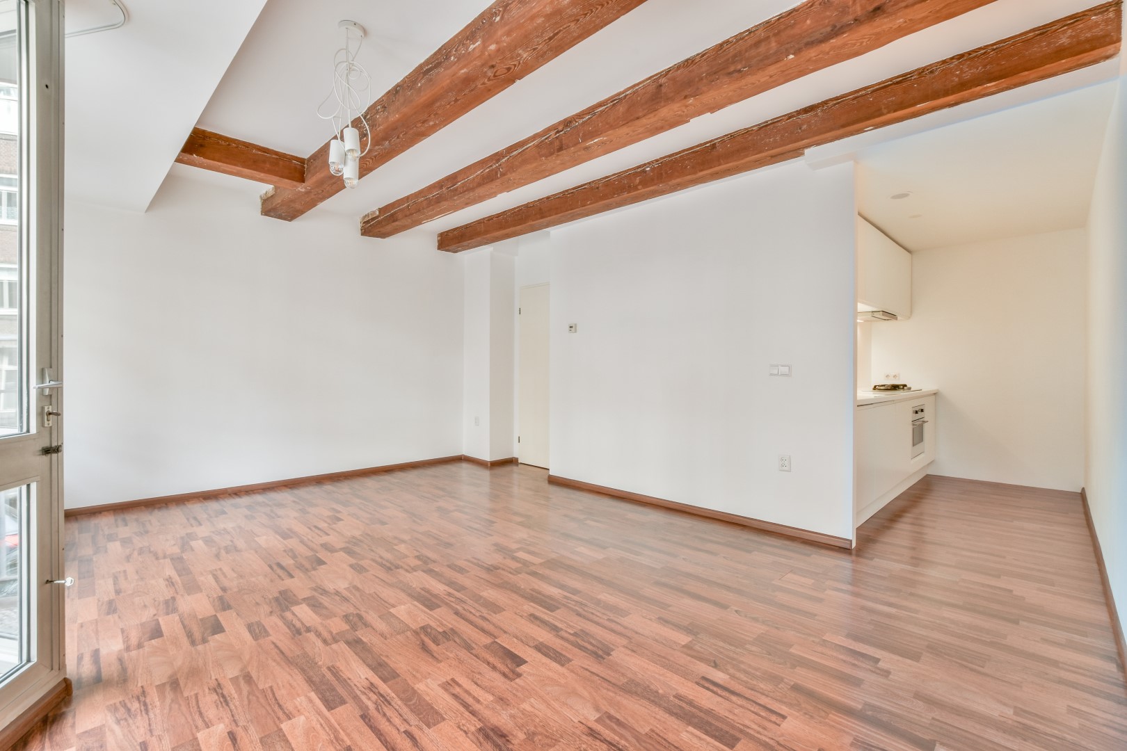 Nieuwe Uilenburgerstraat 15 B, Amsterdam, Noord-Holland Nederland, 1 Slaapkamer Slaapkamers, ,1 BadkamerBadkamers,Appartement,Huur,Nieuwe Uilenburgerstraat,1,1540