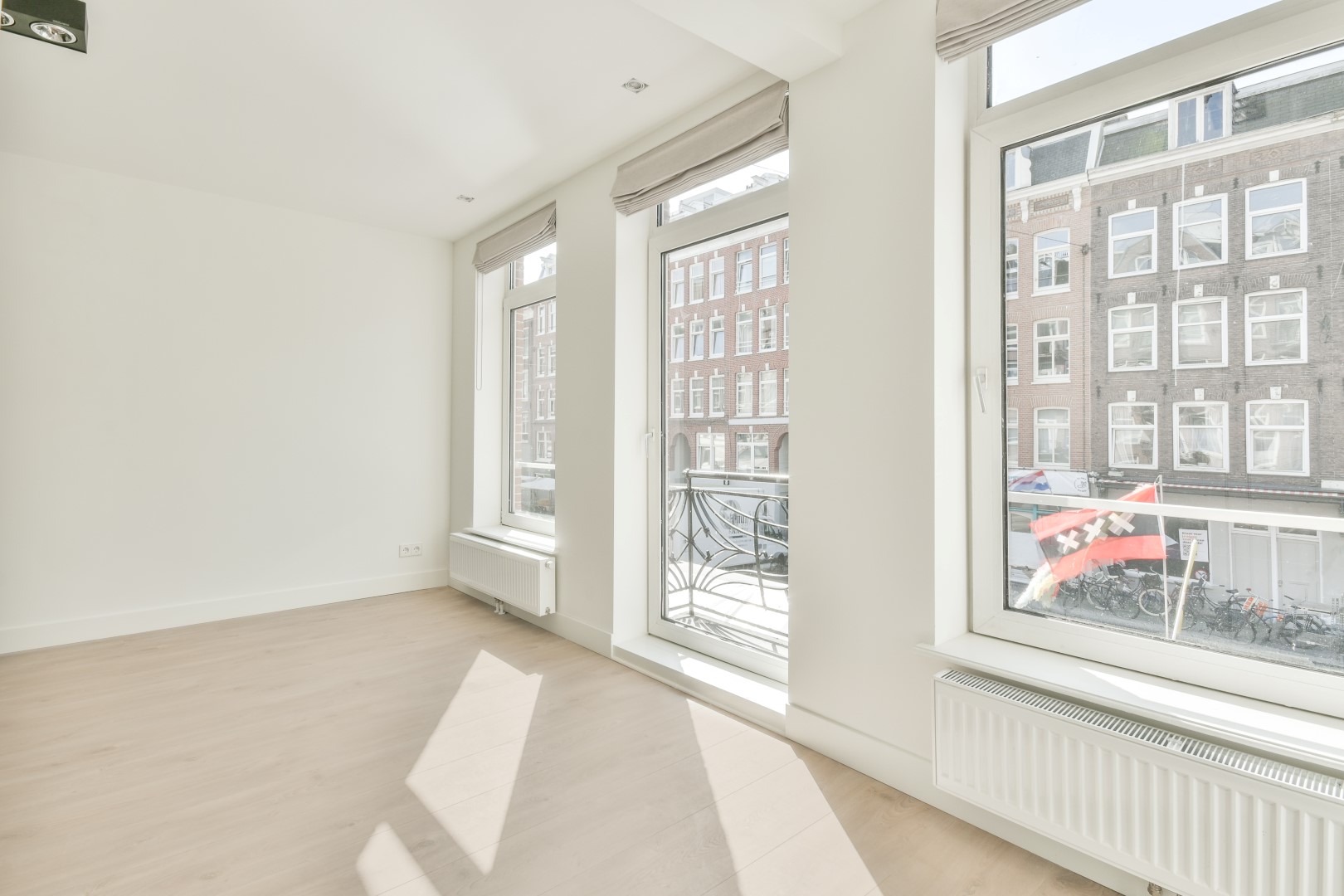 Albert Cuypstraat 203 A1 1073 BE, Amsterdam, Noord-Holland Nederland, 2 Slaapkamers Slaapkamers, ,1 BadkamerBadkamers,Appartement,Huur,Albert Cuypstraat,1,1568