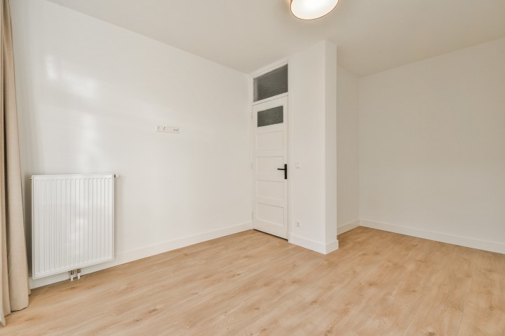 van Walbeeckstraat 46-II 1058 CT, Amsterdam, Noord-Holland Netherlands, 2 Bedrooms Bedrooms, ,1 BathroomBathrooms,Apartment,For Rent,van Walbeeckstraat 46-II,1584