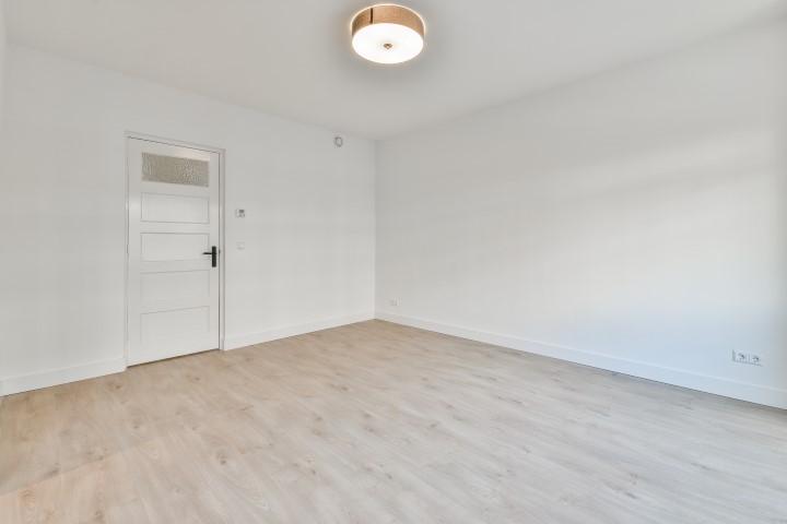 van Walbeeckstraat 46-II 1058 CT, Amsterdam, Noord-Holland Netherlands, 2 Bedrooms Bedrooms, ,1 BathroomBathrooms,Apartment,For Rent,van Walbeeckstraat 46-II,1584