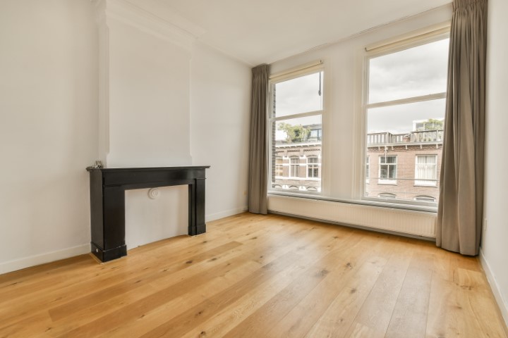 Valeriusstraat 21 1071 MC, Amsterdam, Noord-Holland Nederland, 3 Bedrooms Bedrooms, ,1 BathroomBathrooms,Apartment,For Rent,Valeriusstraat ,2,1663