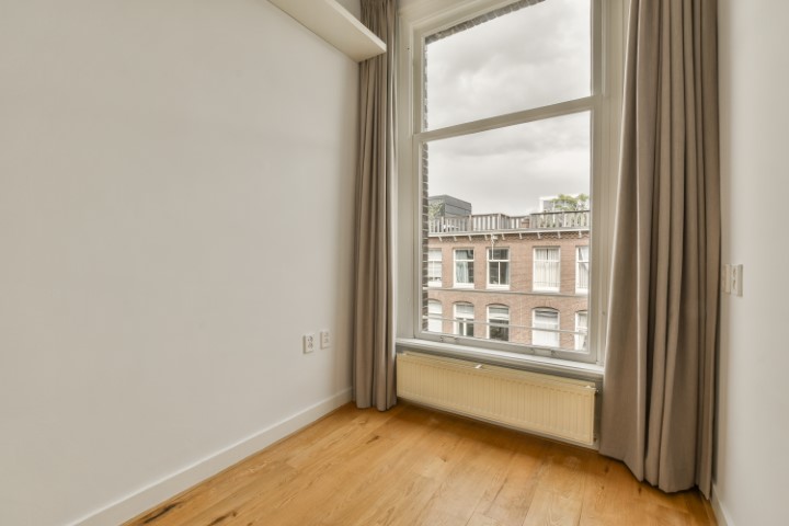 Valeriusstraat 21 1071 MC, Amsterdam, Noord-Holland Nederland, 3 Bedrooms Bedrooms, ,1 BathroomBathrooms,Apartment,For Rent,Valeriusstraat ,2,1663