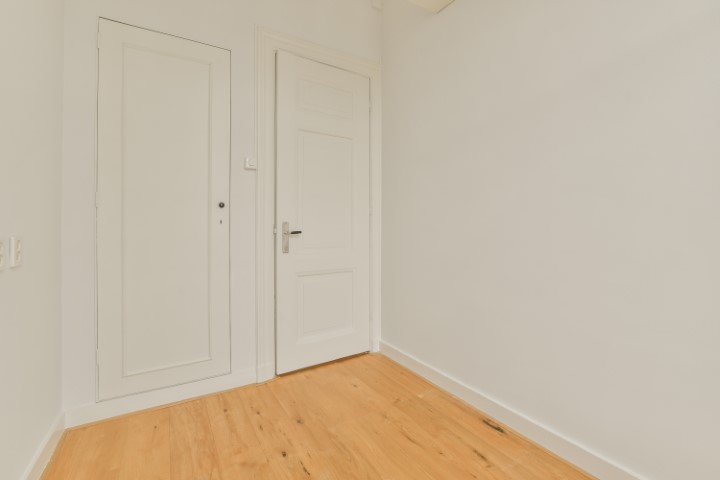 Valeriusstraat 21 1071 MC, Amsterdam, Noord-Holland Nederland, 3 Bedrooms Bedrooms, ,1 BathroomBathrooms,Apartment,For Rent,Valeriusstraat ,2,1663