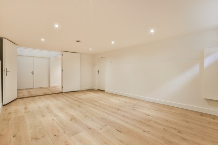 Johannes Verhulststraat 187 H, Amsterdam, Noord-Holland Netherlands, 5 Bedrooms Bedrooms, ,2 BathroomsBathrooms,Apartment,For Rent,Johannes Verhulststraat,1691