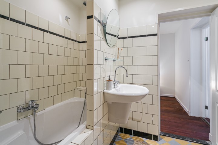 Barentszstraat 232 1013 NT, Amsterdam, Noord-Holland Nederland, 1 Bedroom Bedrooms, ,1 BathroomBathrooms,Apartment,For Rent,Barentszstraat,1704