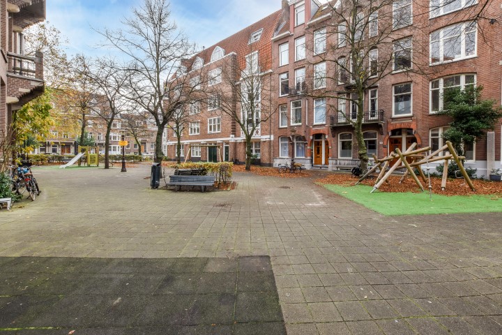 Johannes Verhulststraat 193 H 1075 HA, Amsterdam, Noord-Holland Nederland, 4 Slaapkamers Slaapkamers, ,3 BadkamersBadkamers,Appartement,Huur,Johannes Verhulststraat ,1707