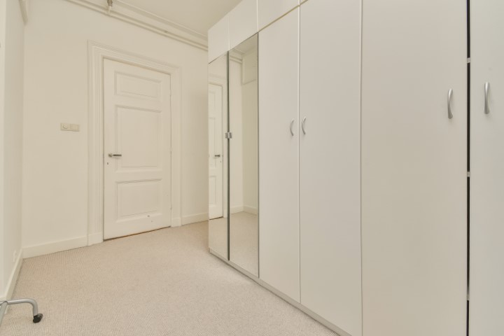 Valeriusstraat 60-2 1071ML, Amsterdam, Noord-Holland Nederland, 3 Slaapkamers Slaapkamers, ,1 BadkamerBadkamers,Appartement,Huur,Valeriusstraat ,1709