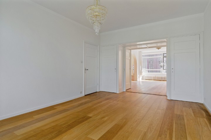 Courbetstraat 20 1077 ZT, Amsterdam, Noord-Holland Nederland, 4 Slaapkamers Slaapkamers, 0 ,2 BadkamersBadkamers,Appartement,Huur,Courbetstraat ,2,1734