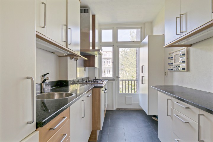 Courbetstraat 20 1077 ZT, Amsterdam, Noord-Holland Nederland, 4 Slaapkamers Slaapkamers, 0 ,2 BadkamersBadkamers,Appartement,Huur,Courbetstraat ,2,1734