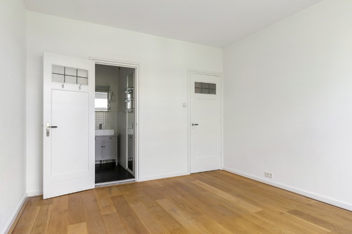 Courbetstraat 20 1077 ZT, Amsterdam, Noord-Holland Nederland, 4 Slaapkamers Slaapkamers, 0 ,2 BadkamersBadkamers,Appartement,Huur,Courbetstraat ,2,1734