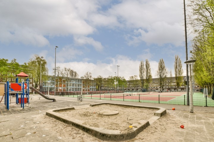Kinderdijkstraat 63-2 1079 GD, Amsterdam, Noord-Holland Nederland, 4 Slaapkamers Slaapkamers, 0 ,1 BadkamerBadkamers,Appartement,Huur,Kinderdijkstraat ,0,1760
